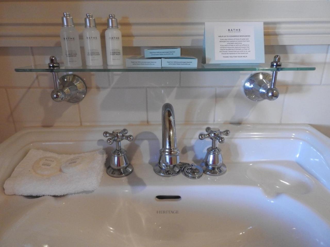 Bull And Mouth Hotel Maryborough Victoria 객실 사진